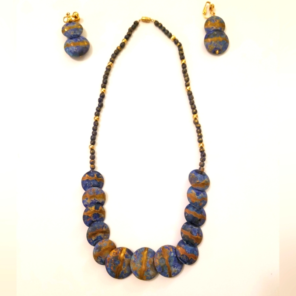 Vintage! Matching Necklace and Earrings Set.